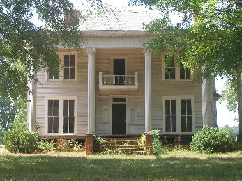 A plantation house that resembles Tall Oaks. 